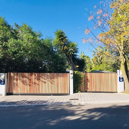 10Vdw Self Catering Apartments Durbanville Esterno foto