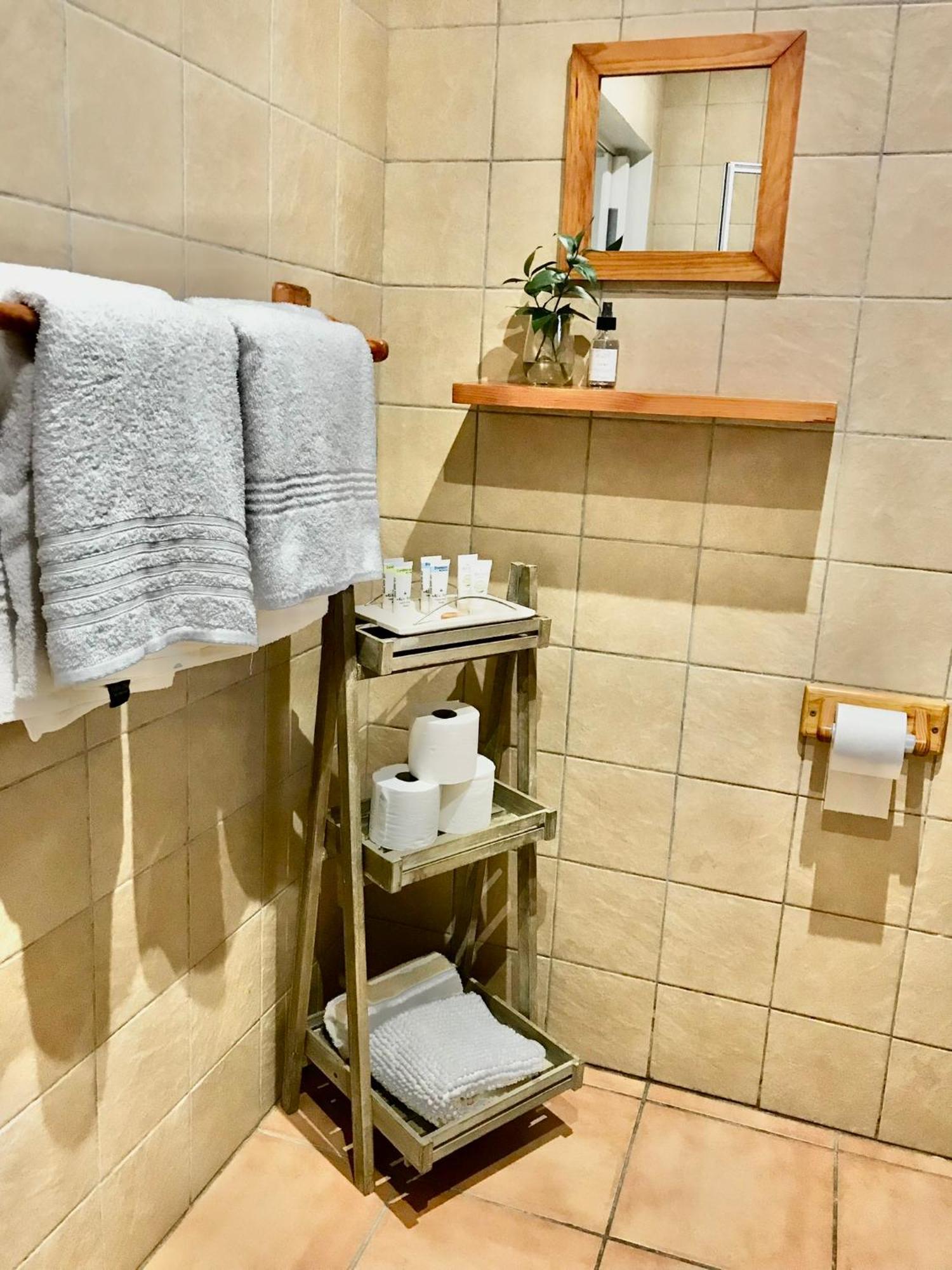 10Vdw Self Catering Apartments Durbanville Esterno foto