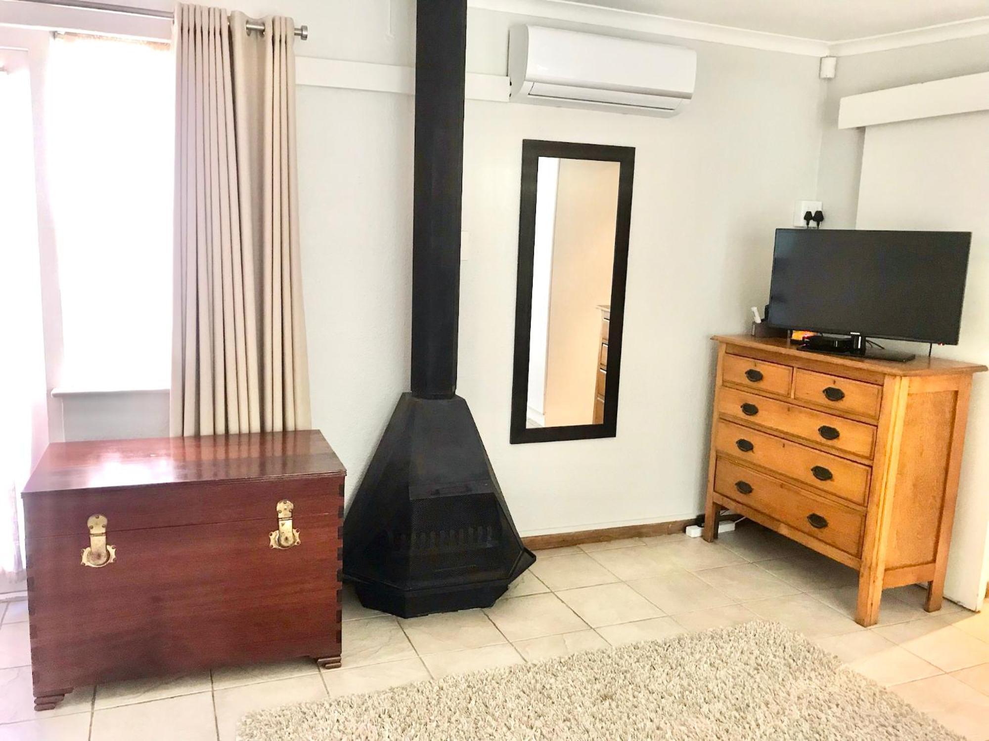 10Vdw Self Catering Apartments Durbanville Esterno foto