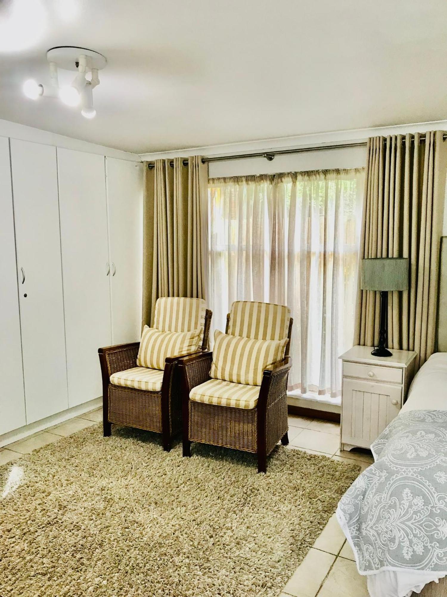 10Vdw Self Catering Apartments Durbanville Esterno foto